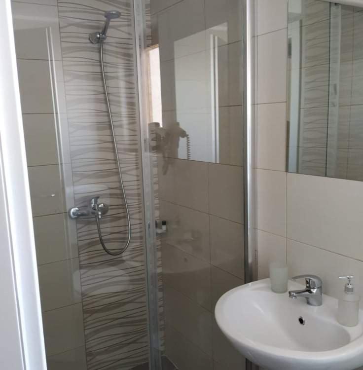 Apartments Mostrovi 奥赫里德 客房 照片